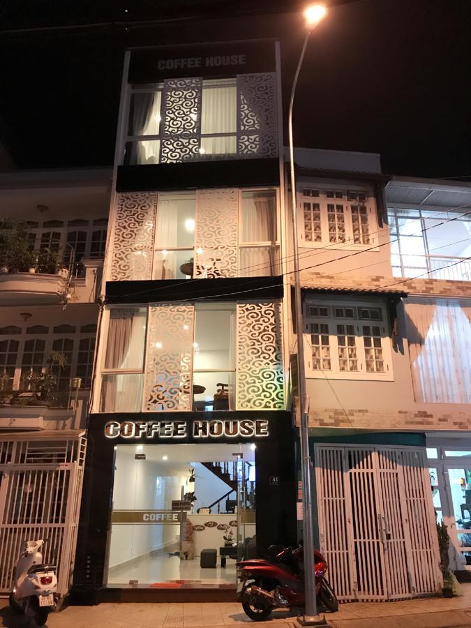 ホテルCoffee House Dalat エクステリア 写真